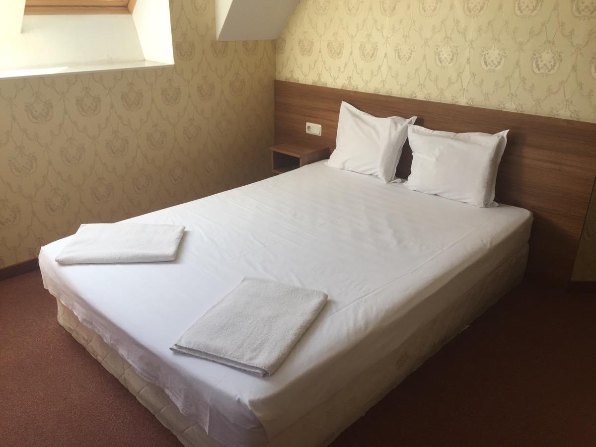 Irish Hotel Shumen Exterior photo