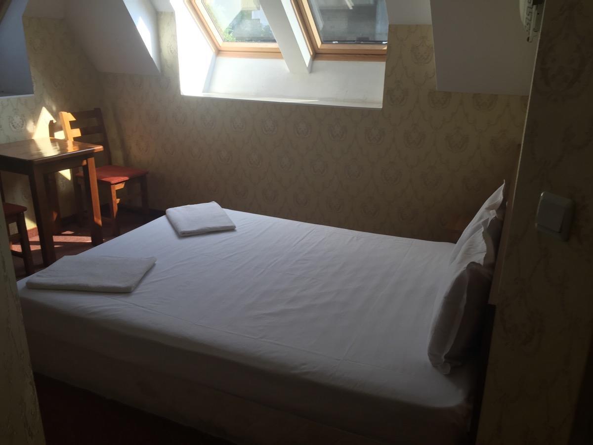 Irish Hotel Shumen Exterior photo