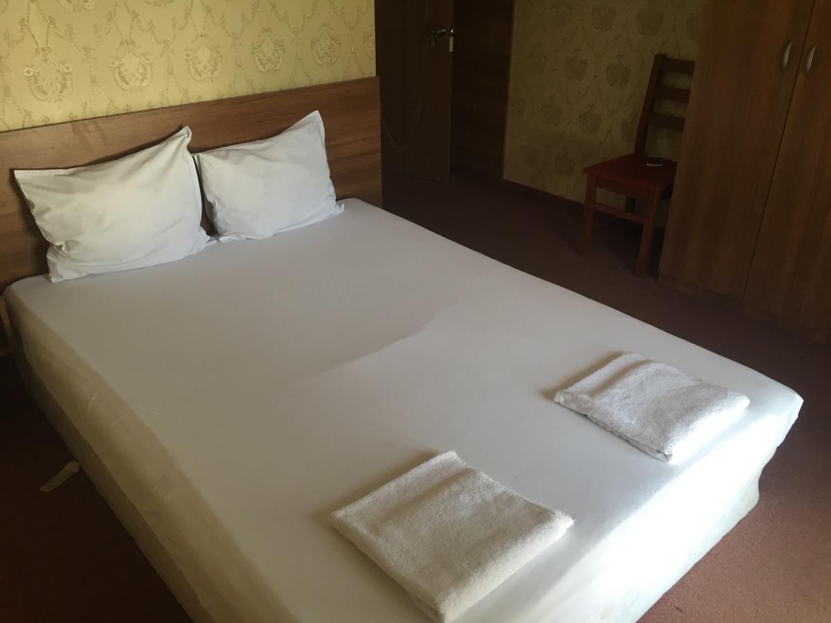 Irish Hotel Shumen Exterior photo